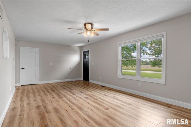 5660 Wesley Chapel Road, Chatham, IL 62629