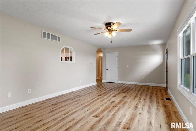 5660 Wesley Chapel Road, Chatham, IL 62629