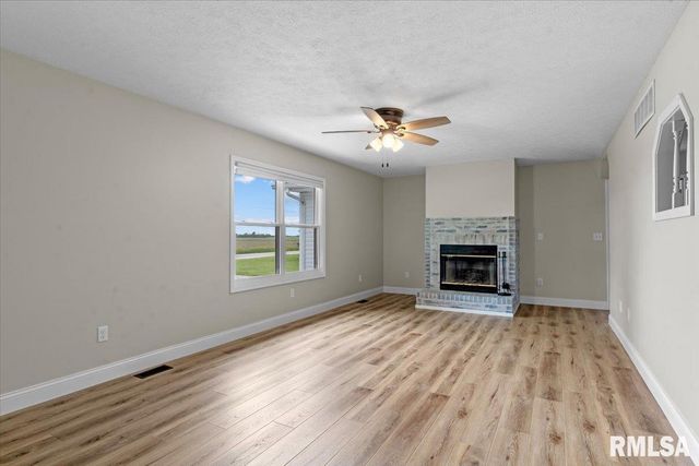 5660 Wesley Chapel Road, Chatham, IL 62629