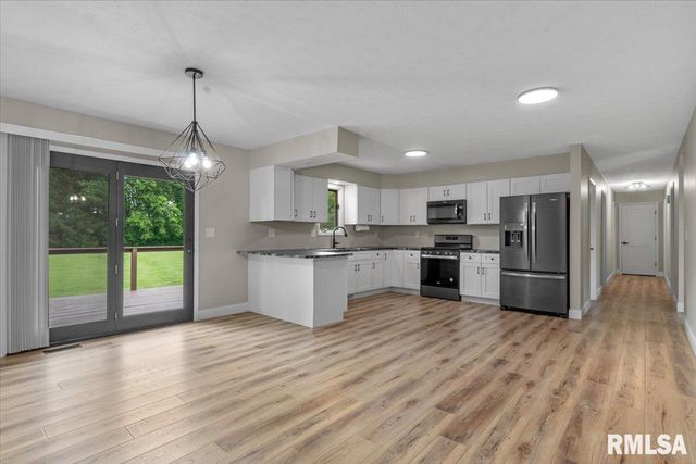 5660 Wesley Chapel Road, Chatham, IL 62629