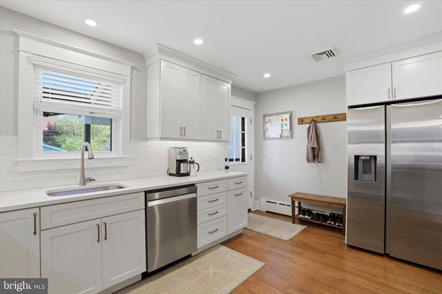 328 DEAN ST, West Chester, PA 19382