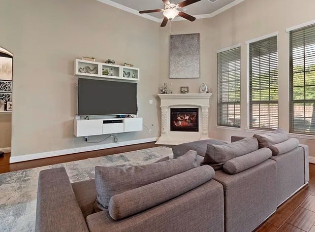 800 Gray Hawk Lane, Euless, TX 76039