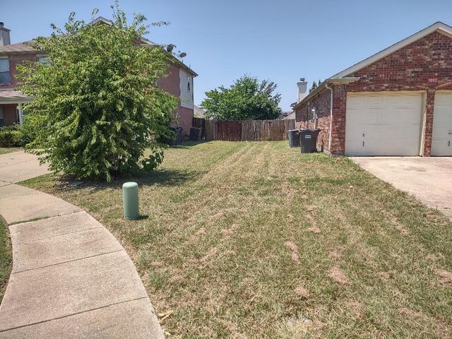 1613 Wavecrest Drive, Glenn Heights, TX 75154