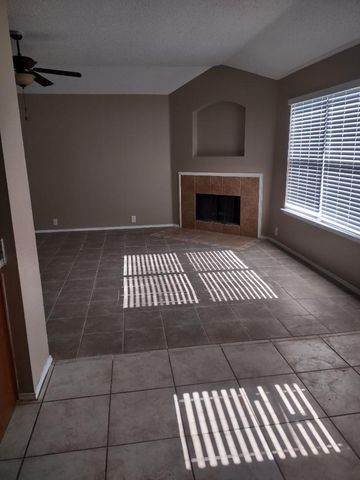 1613 Wavecrest Drive, Glenn Heights, TX 75154