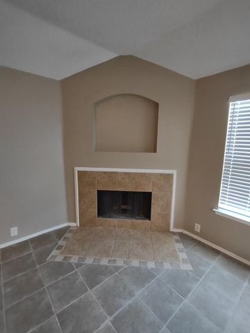 1613 Wavecrest Drive, Glenn Heights, TX 75154