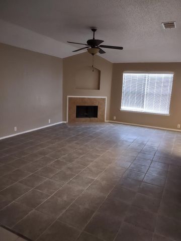 1613 Wavecrest Drive, Glenn Heights, TX 75154