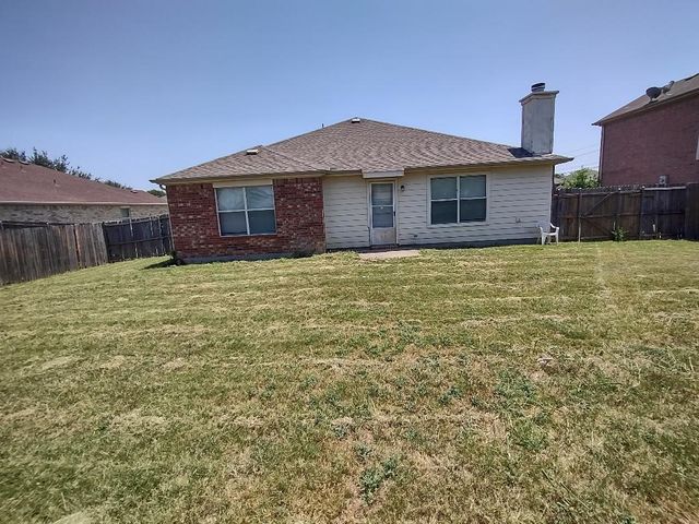 1613 Wavecrest Drive, Glenn Heights, TX 75154