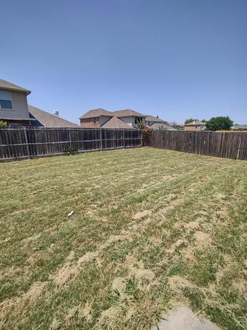 1613 Wavecrest Drive, Glenn Heights, TX 75154
