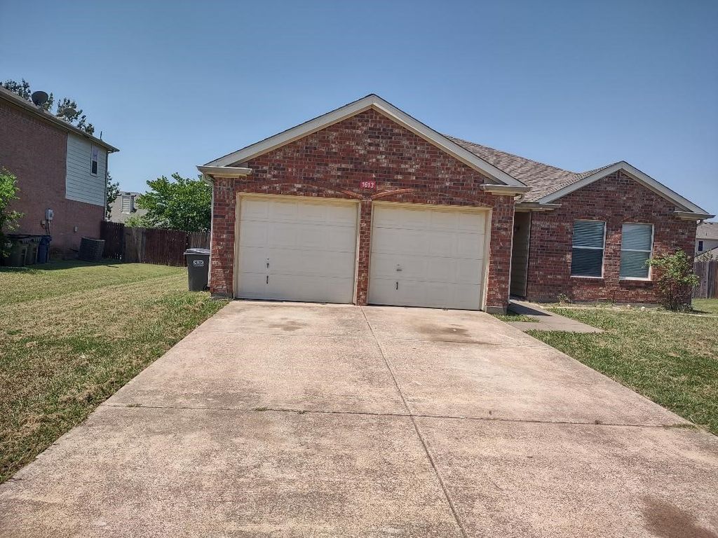 1613 Wavecrest Drive, Glenn Heights, TX 75154