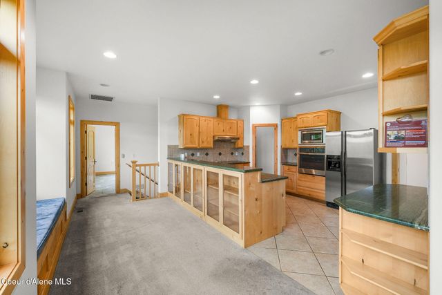 8753 S Loffs Bay Rd, Coeur D'alene, ID 83814