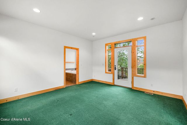 8753 S Loffs Bay Rd, Coeur D'alene, ID 83814