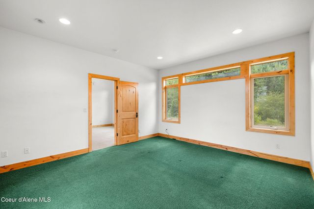 8753 S Loffs Bay Rd, Coeur D'alene, ID 83814