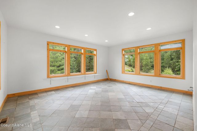 8753 S Loffs Bay Rd, Coeur D'alene, ID 83814