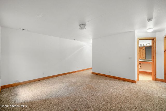 8753 S Loffs Bay Rd, Coeur D'alene, ID 83814