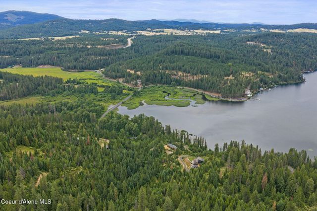 8753 S Loffs Bay Rd, Coeur D'alene, ID 83814