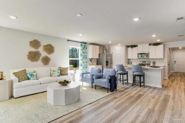 2103 Sandhill St, Cantonment, FL 32533