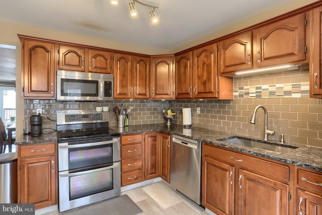 2039-D RALEIGH RD, Hummelstown, PA 17036