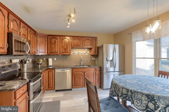 2039-D RALEIGH RD, Hummelstown, PA 17036