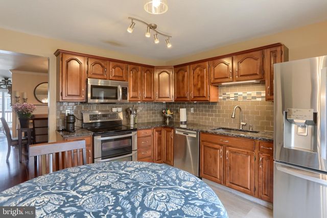 2039-D RALEIGH RD, Hummelstown, PA 17036