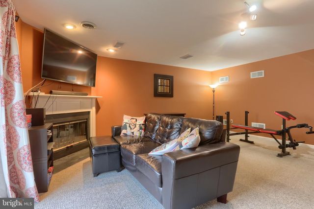 2039-D RALEIGH RD, Hummelstown, PA 17036