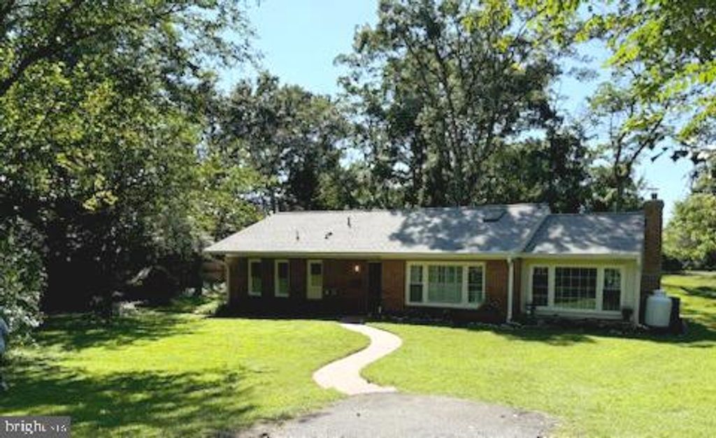 6425 MONTROSE ST, Alexandria, VA 22312