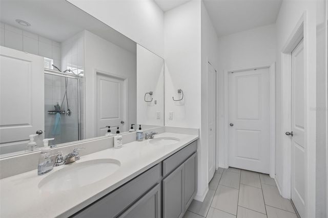 5518 LOS ROBLES COURT, Palmetto, FL 34221