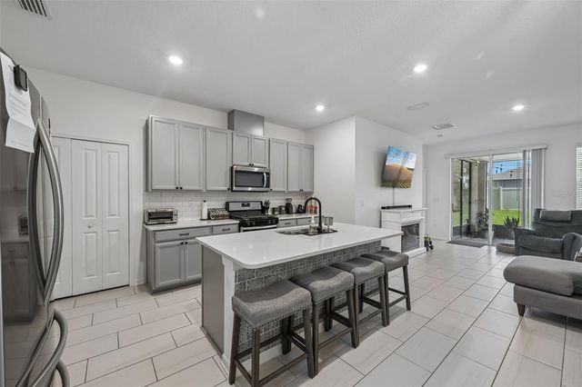 5518 LOS ROBLES COURT, Palmetto, FL 34221