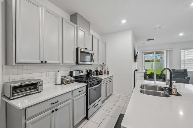 5518 LOS ROBLES COURT, Palmetto, FL 34221