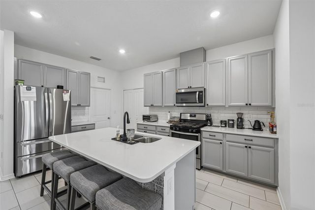 5518 LOS ROBLES COURT, Palmetto, FL 34221