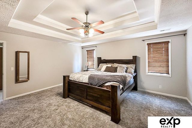 2231 Crystal Creek Drive, Papillion, NE 68046