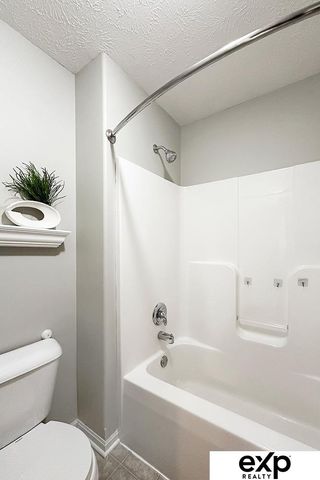 2231 Crystal Creek Drive, Papillion, NE 68046