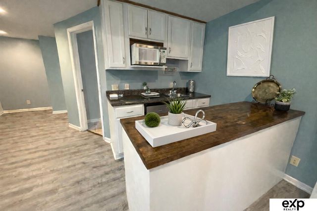 2231 Crystal Creek Drive, Papillion, NE 68046