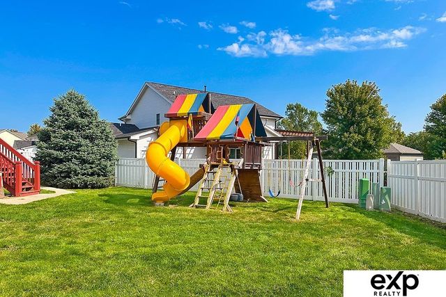 2231 Crystal Creek Drive, Papillion, NE 68046