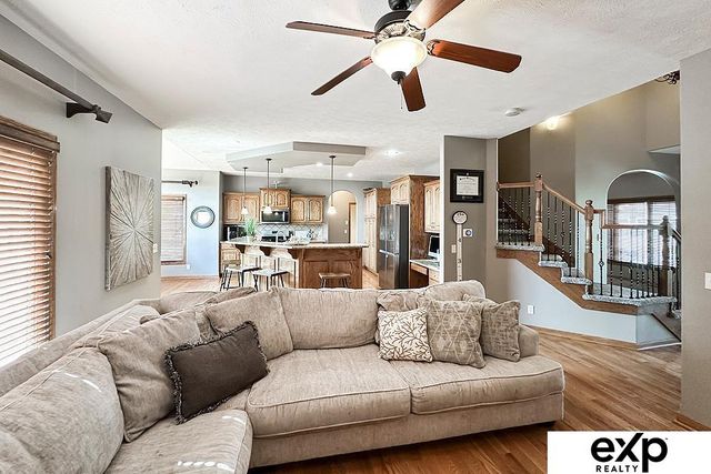 2231 Crystal Creek Drive, Papillion, NE 68046