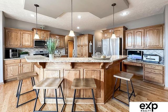 2231 Crystal Creek Drive, Papillion, NE 68046