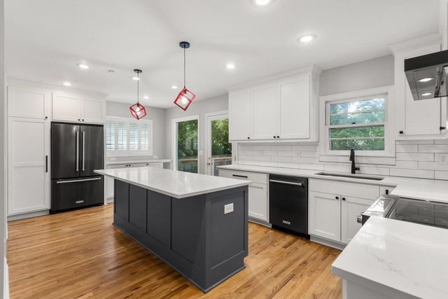 984 Lindridge Way, Atlanta, GA 30324