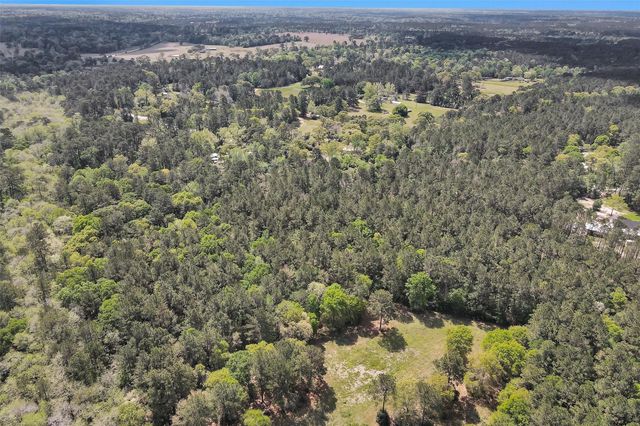 14869 County Line Road, Willis, TX 77378
