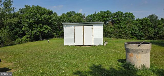 9000 CORNER RD, Hancock, MD 21750