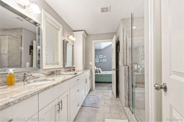 60975 STONECREST Drive, Washington Township, MI 48094