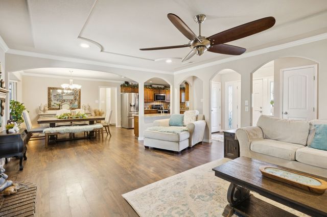 109 Wood Oak Drive, Joshua, TX 76058