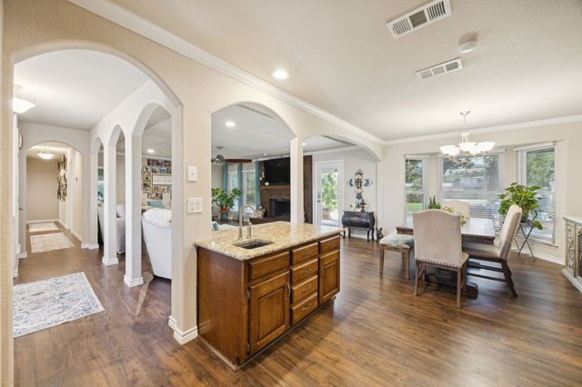 109 Wood Oak Drive, Joshua, TX 76058