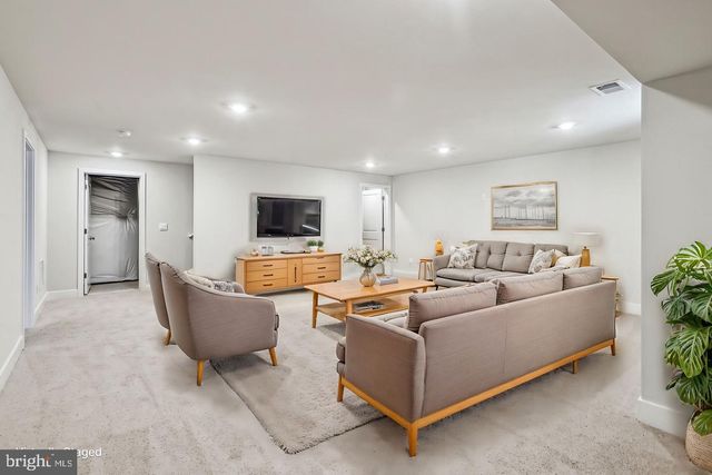 112 WAPPINGER TER, Winchester, VA 22602
