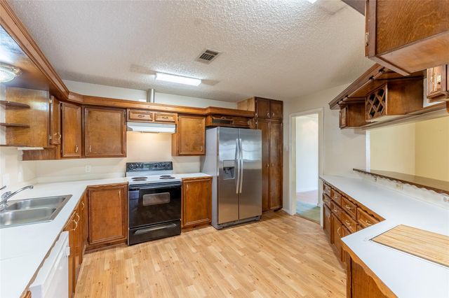 20089 Split Oak Drive, New Caney, TX 77357