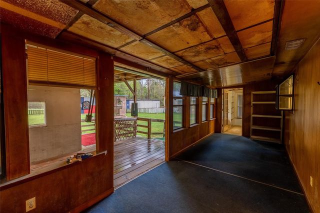 20089 Split Oak Drive, New Caney, TX 77357