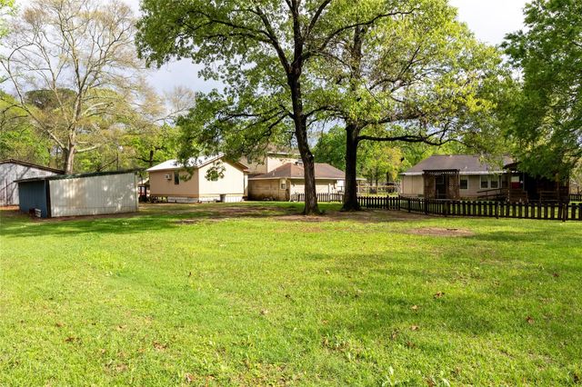 20089 Split Oak Drive, New Caney, TX 77357