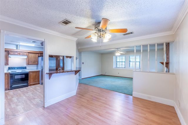 20089 Split Oak Drive, New Caney, TX 77357