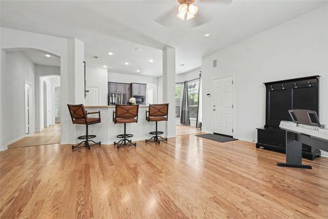 1729 Auburn Drive, Carrollton, TX 75007