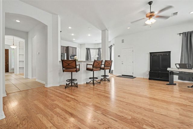 1729 Auburn Drive, Carrollton, TX 75007