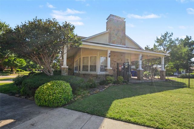 1729 Auburn Drive, Carrollton, TX 75007