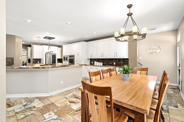 2111 N Shadow Grove Ln, Richmond, TX 77406